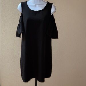Francesca’s Mi Ami Black Cold Shoulder Ruffle Sleeve Sheath Mini Dress Size M